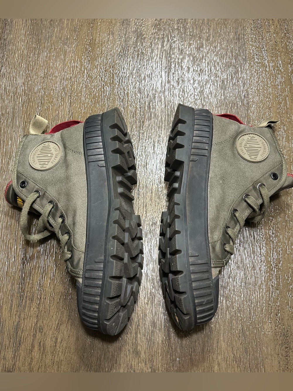 Palladium Pallashock Supply HI Sneaker Boot
Men’s Size 7 Olive Green Black Shoe